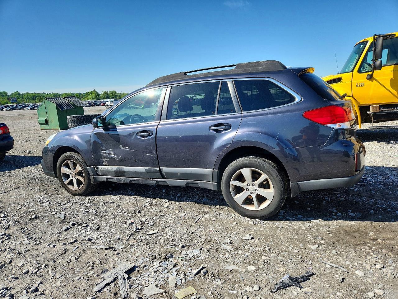 2013 SUBARU Outback