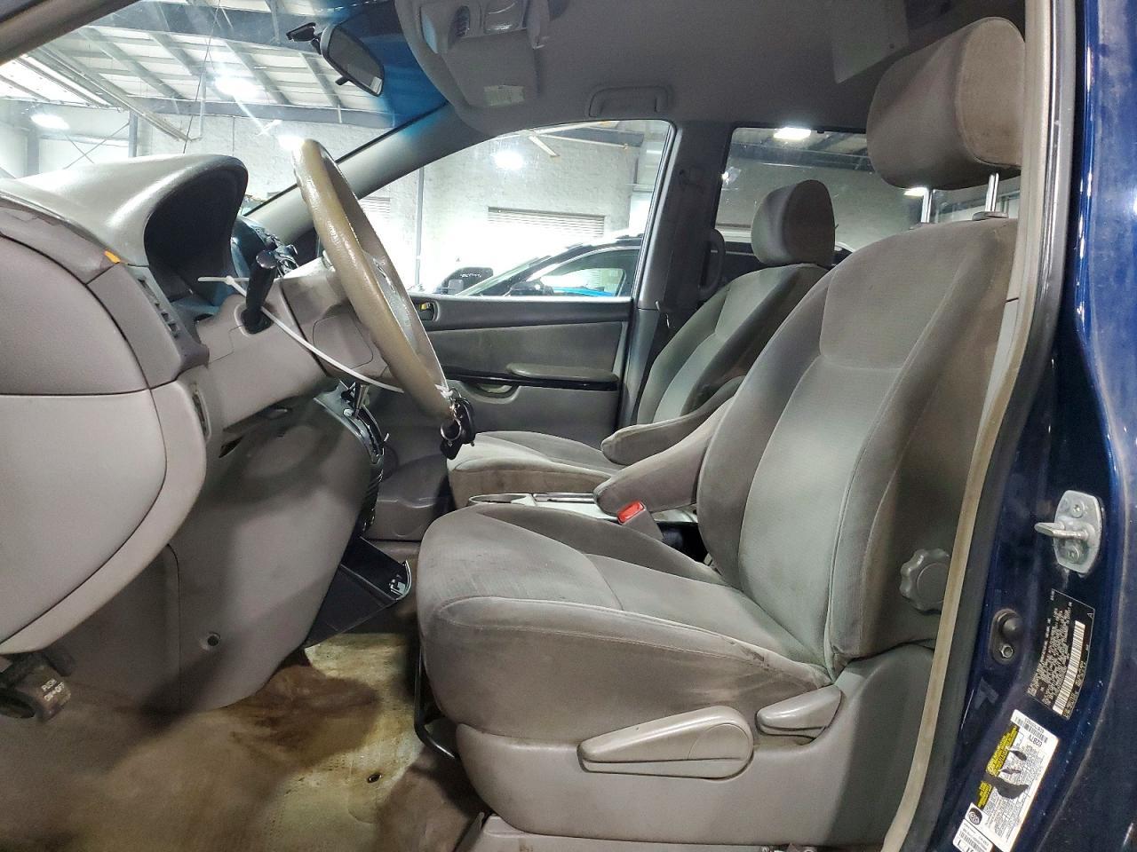 2005 TOYOTA SIENNA
