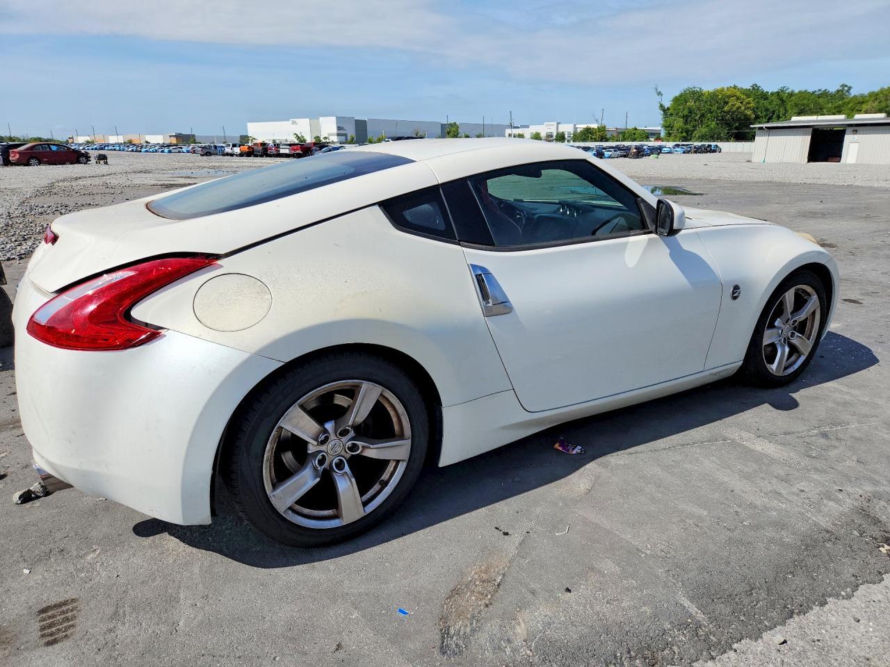 2012 NISSAN 370Z