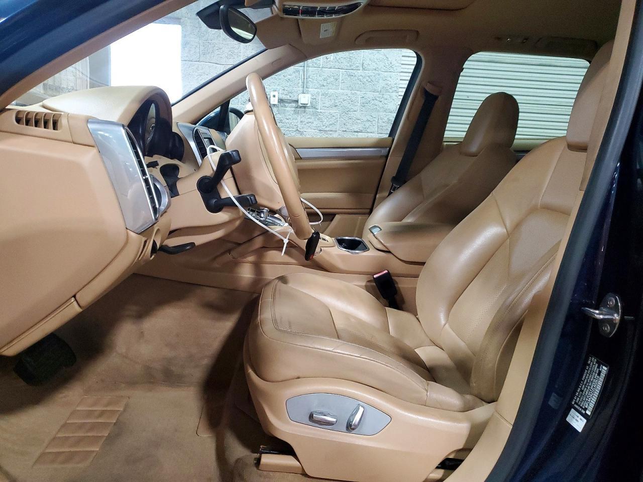 2014 PORSCHE CAYENNE