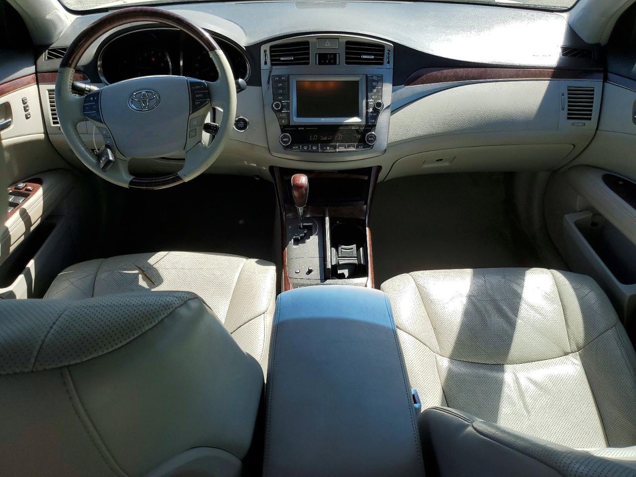 2011 TOYOTA Avalon