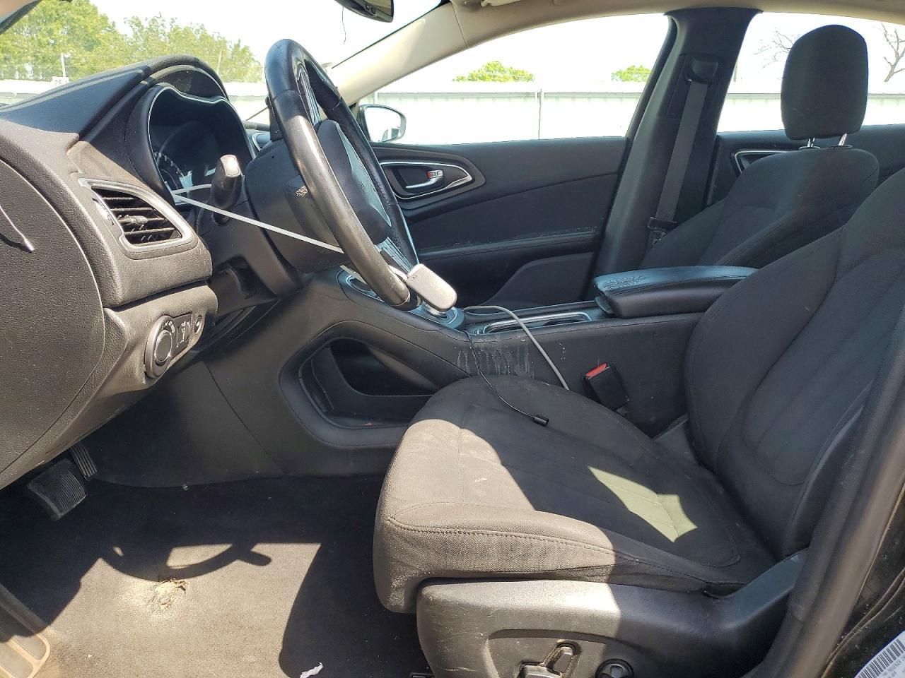 2016 CHRYSLER 200