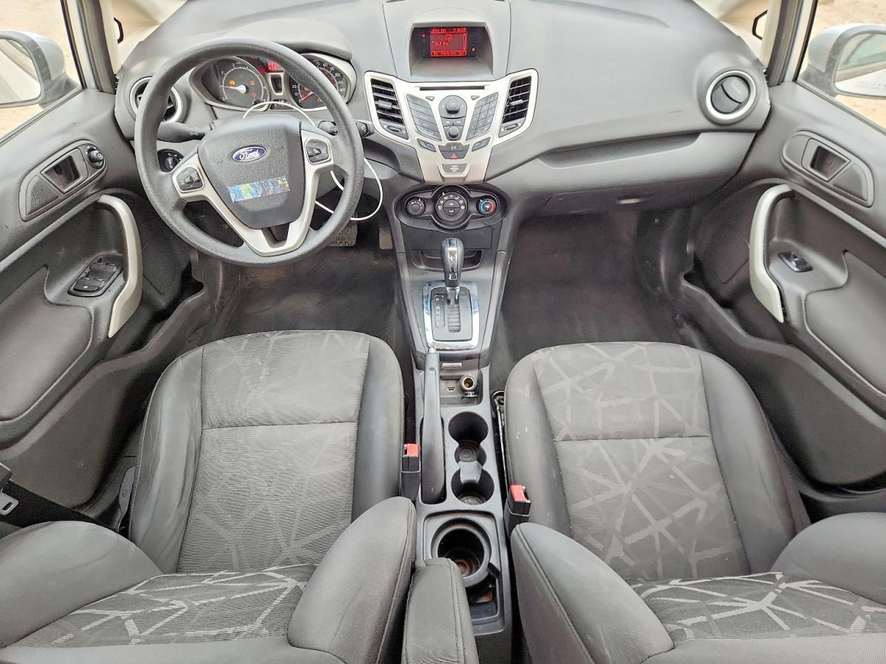 2013 FORD Fiesta