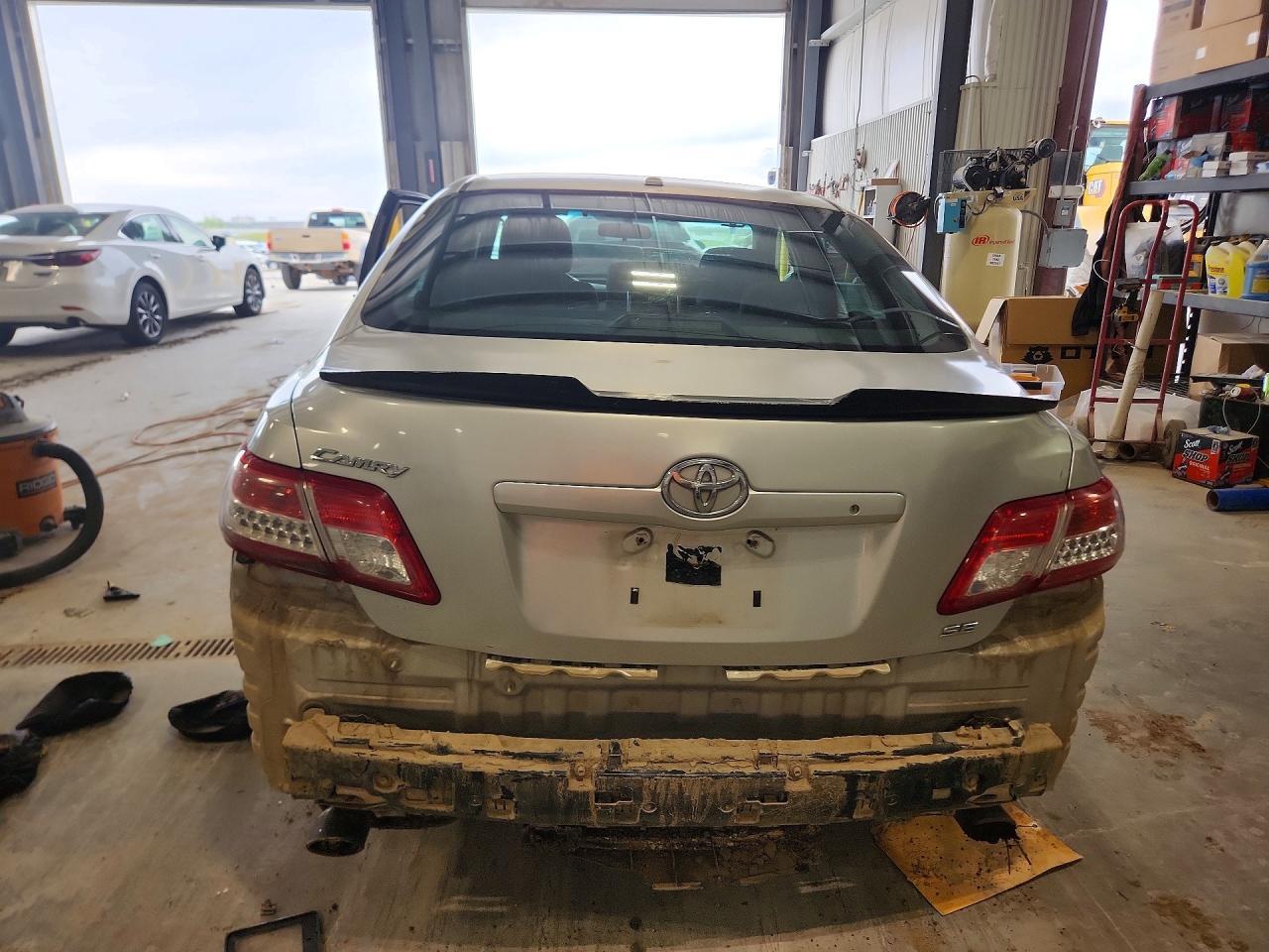 2011 TOYOTA CAMRY
