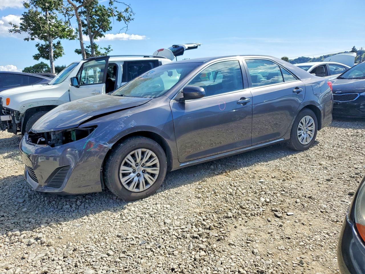 2014 TOYOTA CAMRY