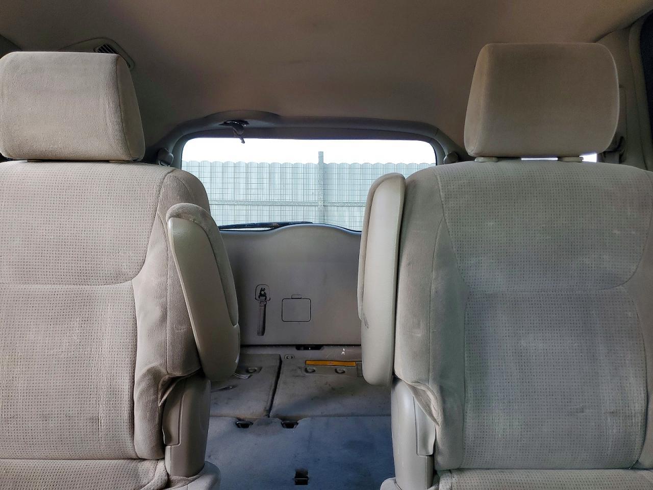 2004 TOYOTA SIENNA