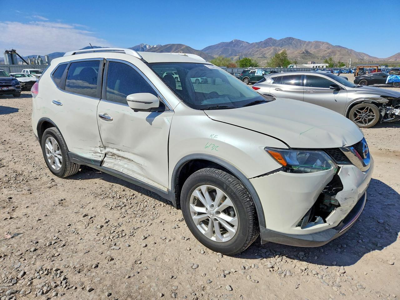 2016 NISSAN ROGUE
