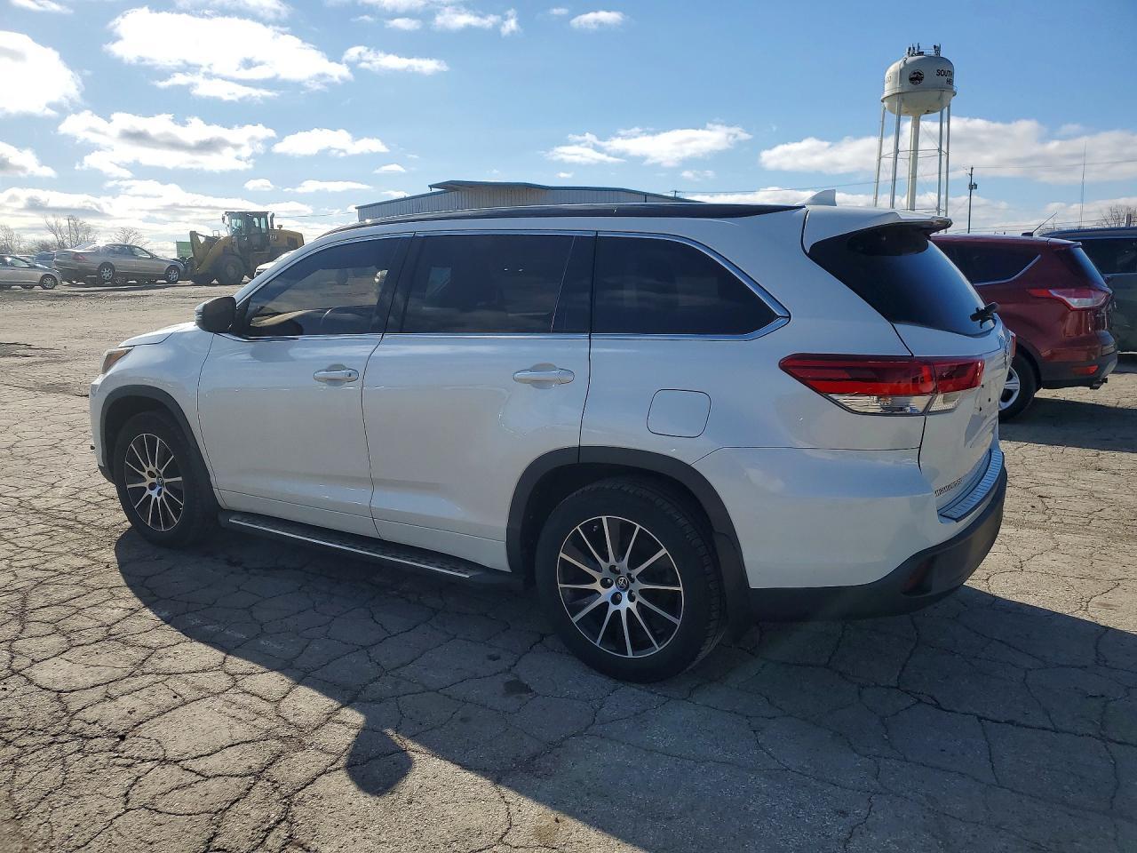 2017 TOYOTA HIGHLANDER