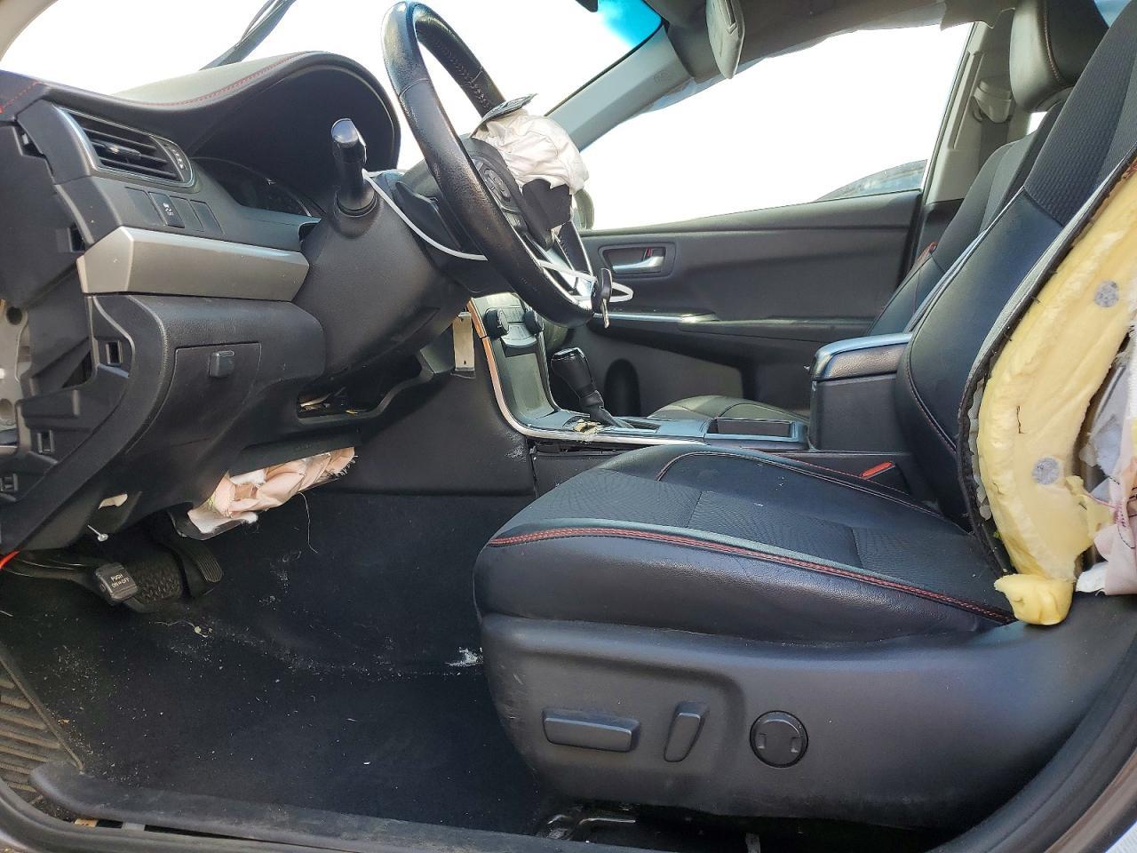 2016 TOYOTA CAMRY