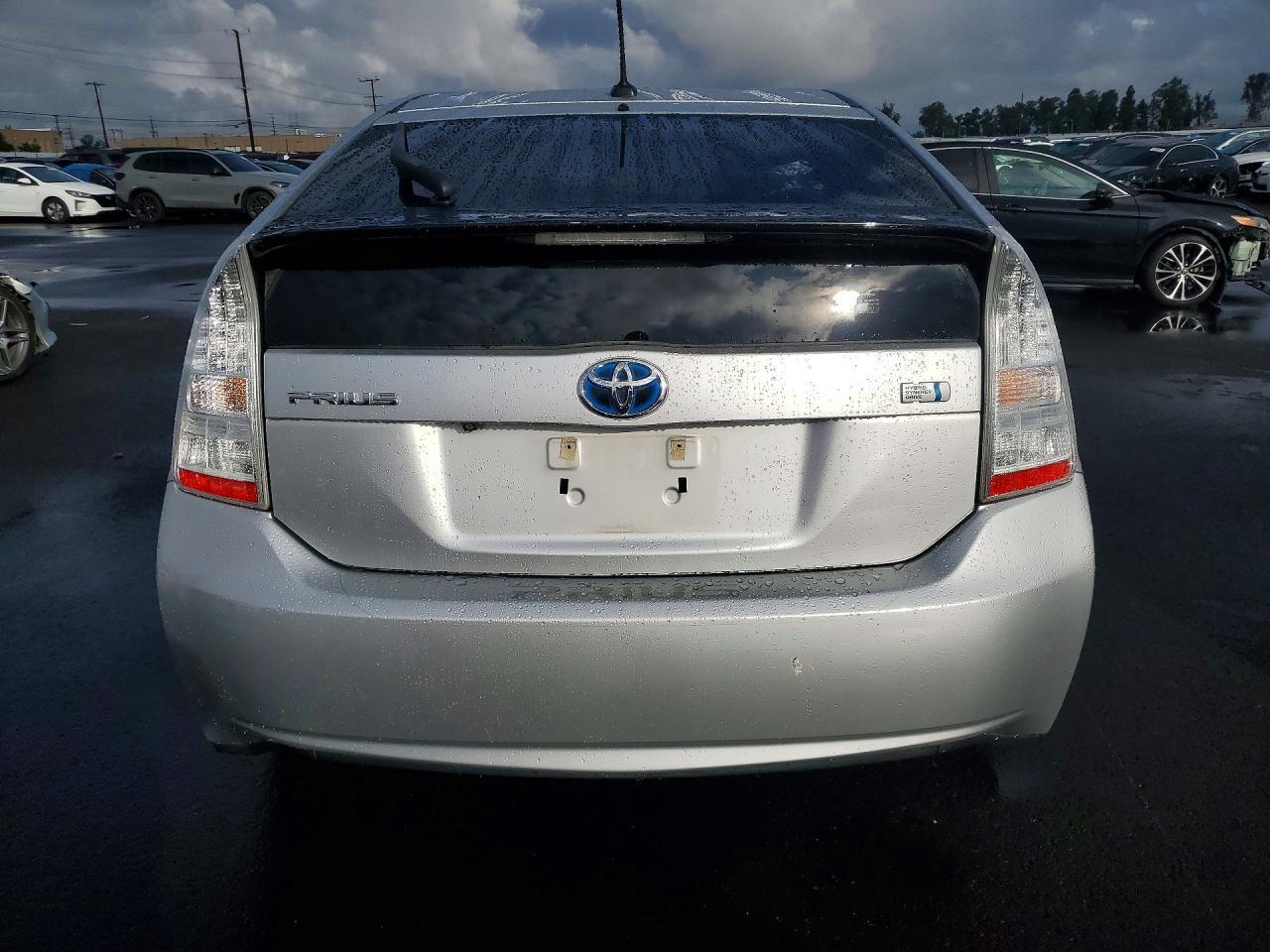 2010 TOYOTA PRIUS V
