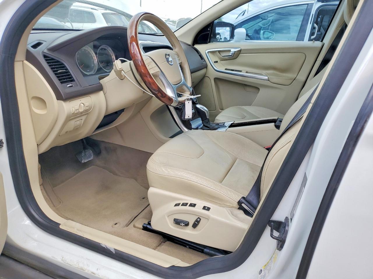 2013 VOLVO XC60