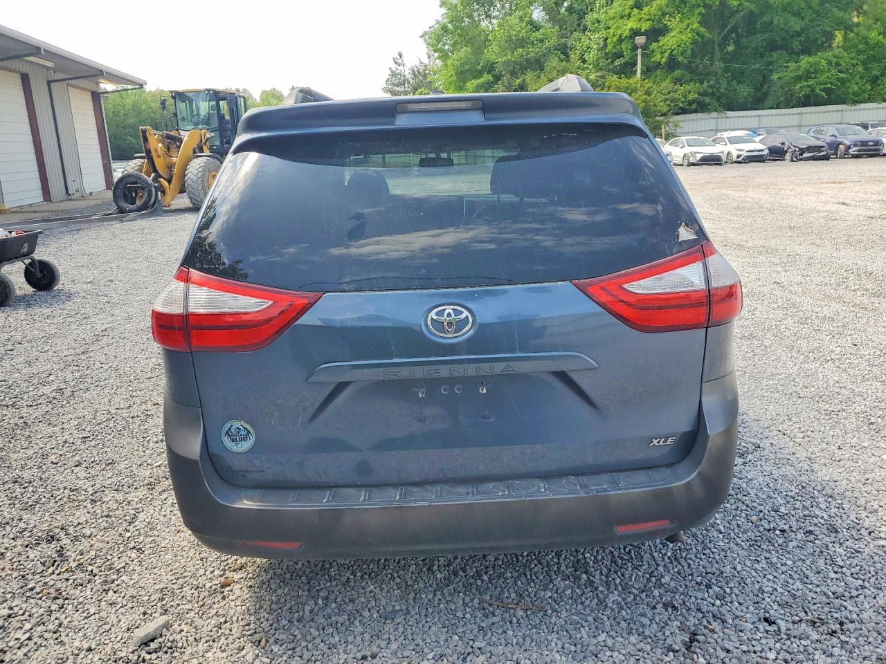 2016 TOYOTA SIENNA