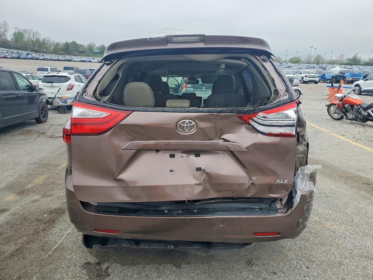 2019 TOYOTA SIENNA