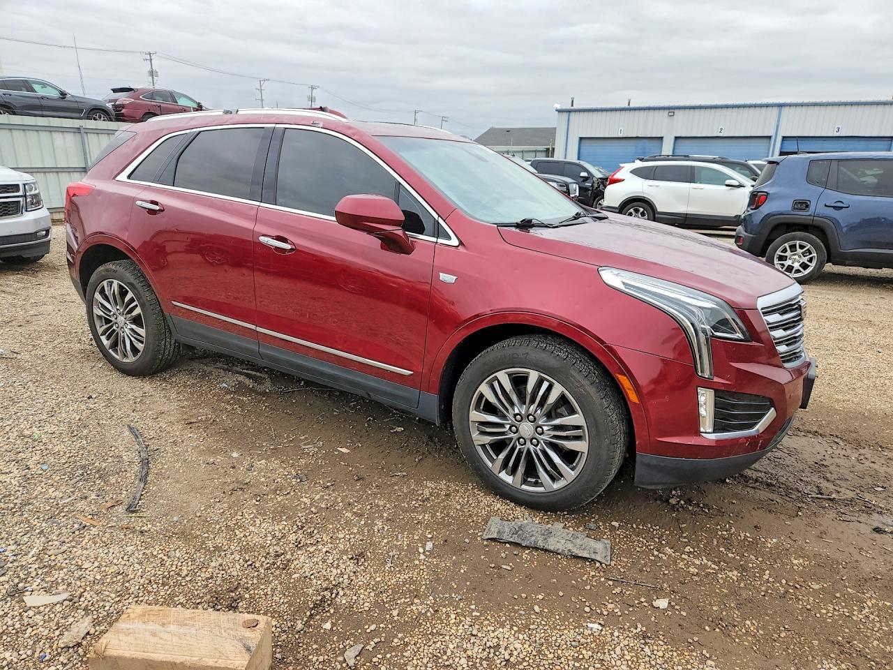 2017 CADILLAC XT5