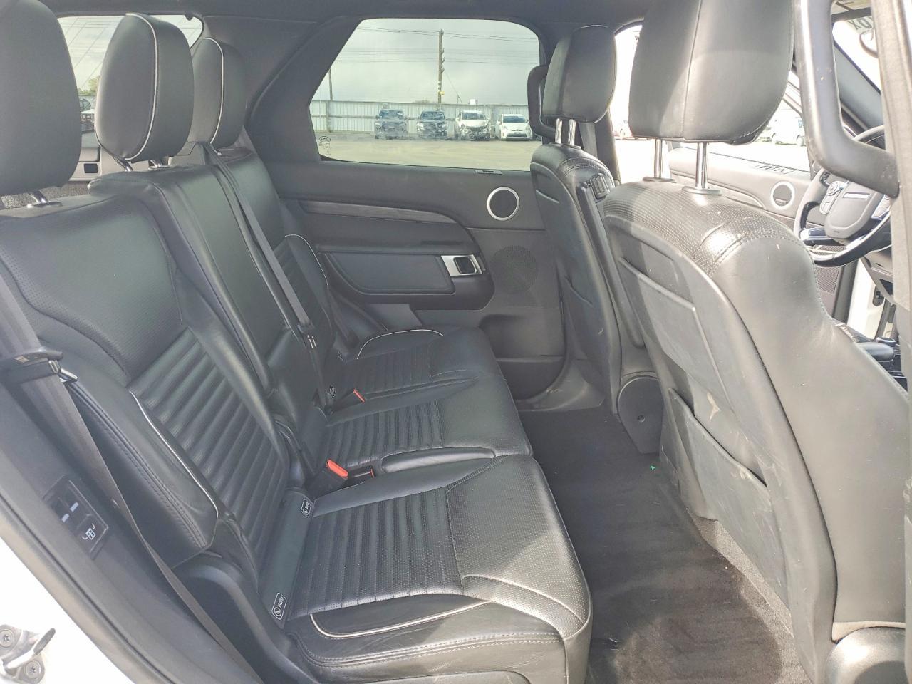2017 LAND ROVER Discovery