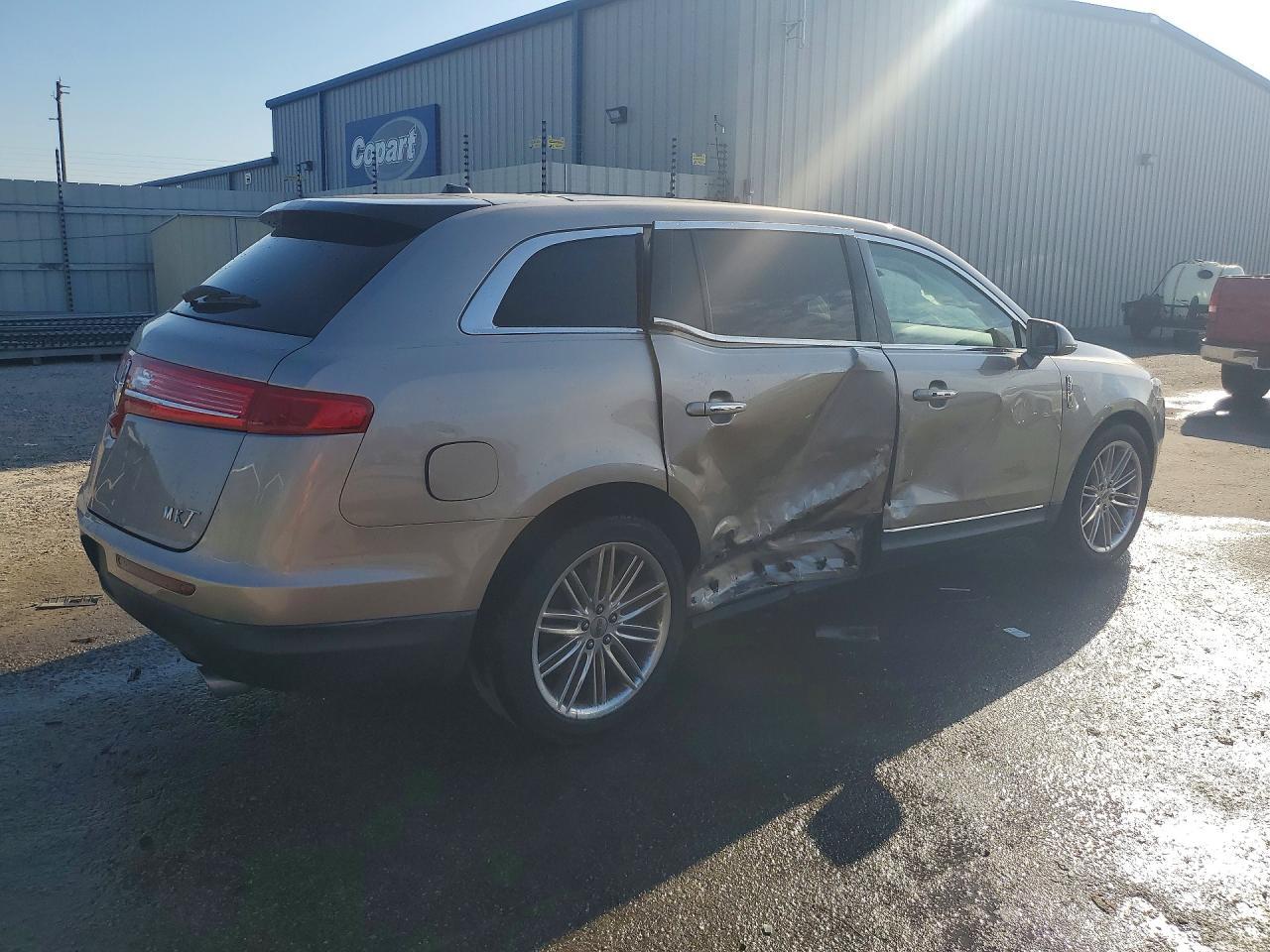 2019 LINCOLN MKT