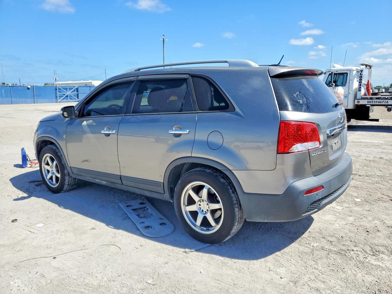 2011 KIA SORENTO