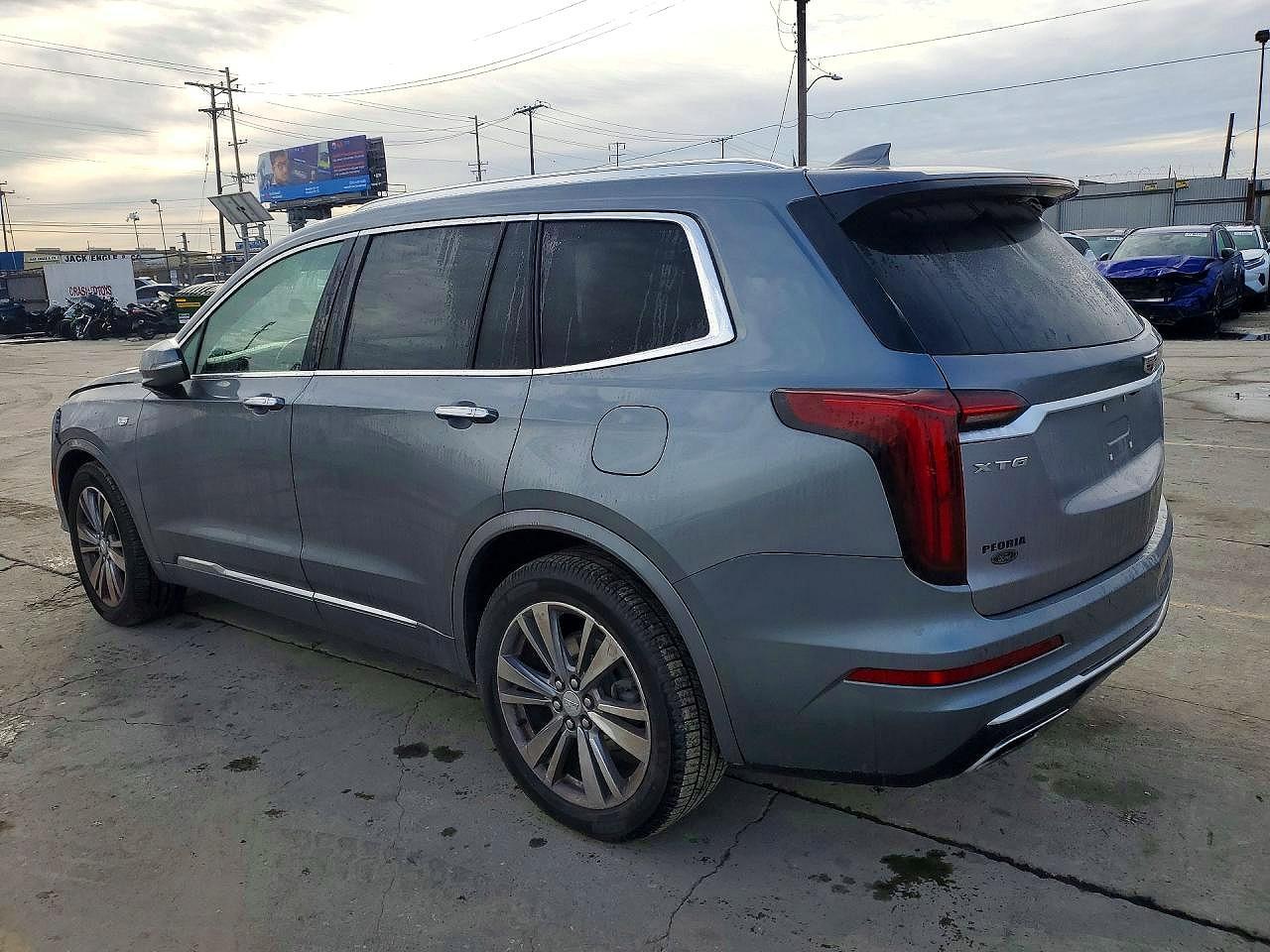 2022 CADILLAC XT6