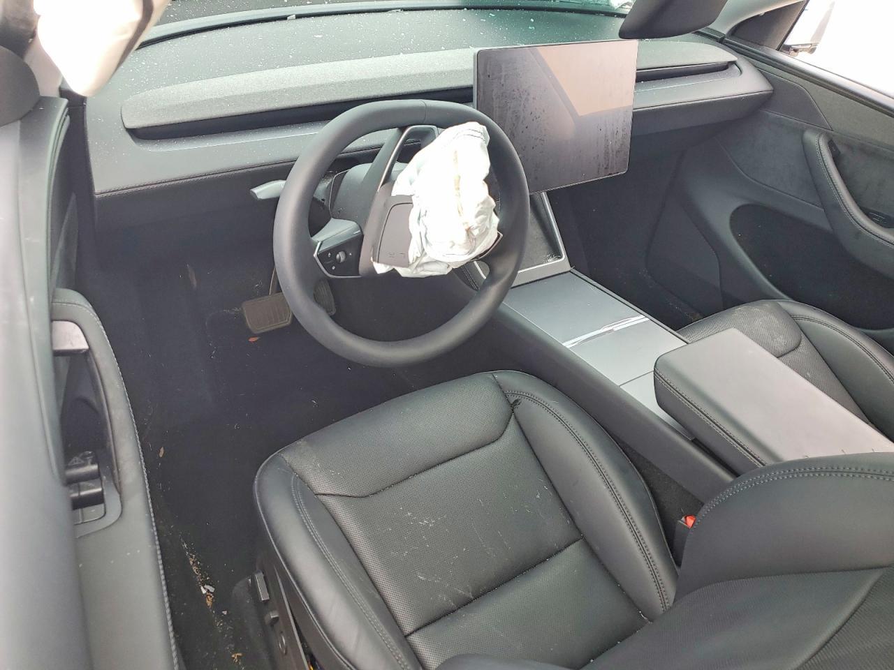 2026 TESLA MODEL Y