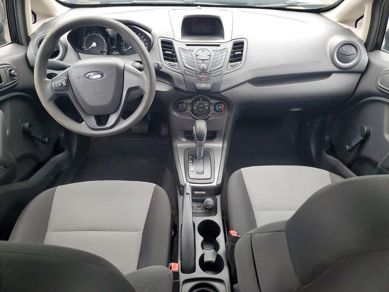 2015 FORD Fiesta