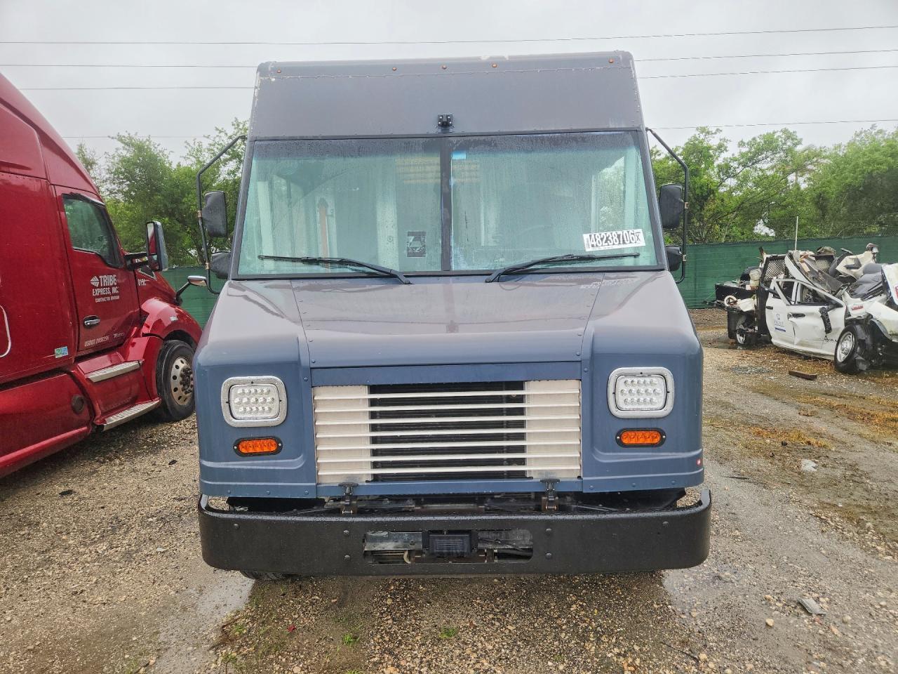 2021 FORD F59