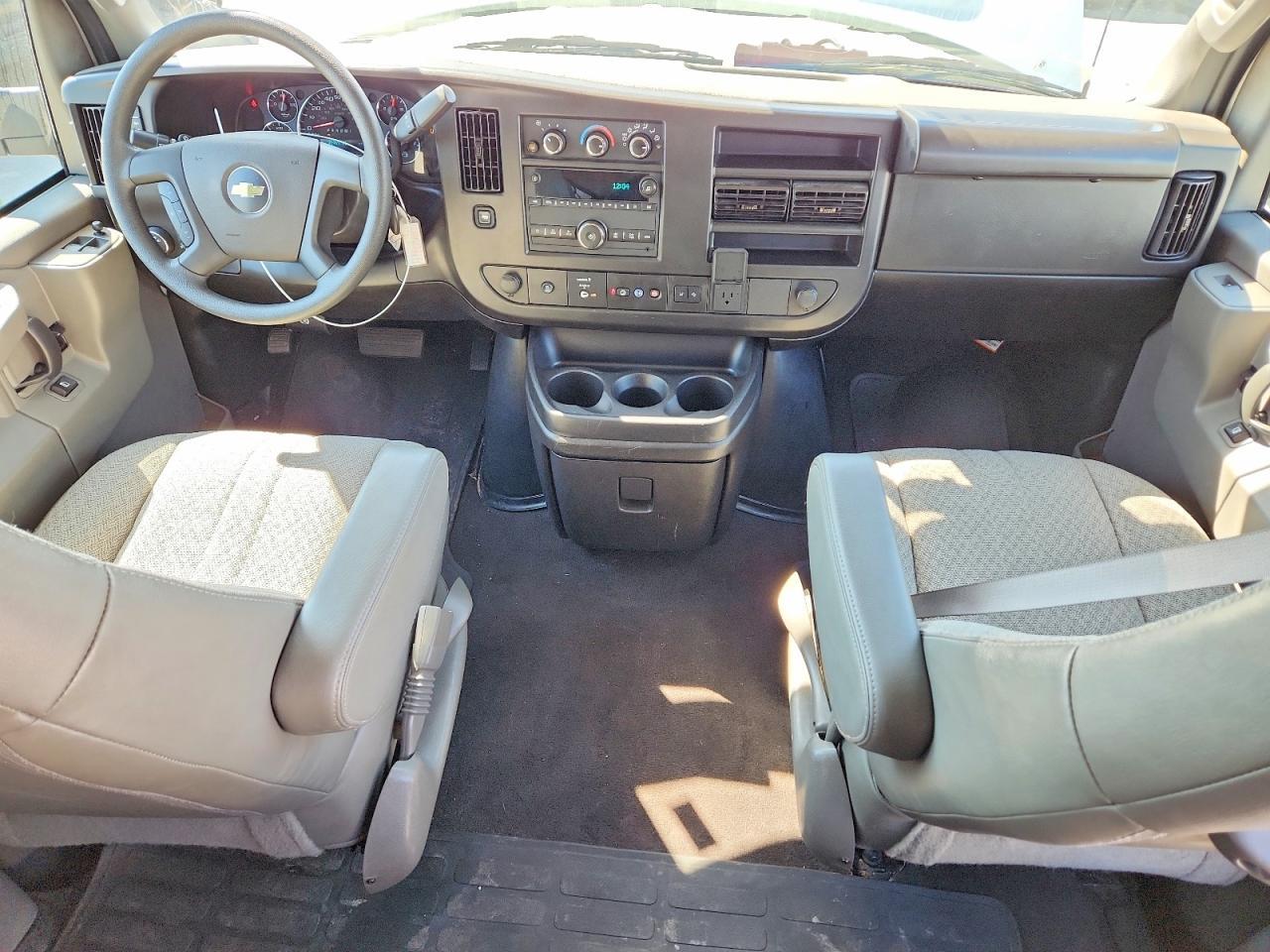 2023 CHEVROLET Express 3500