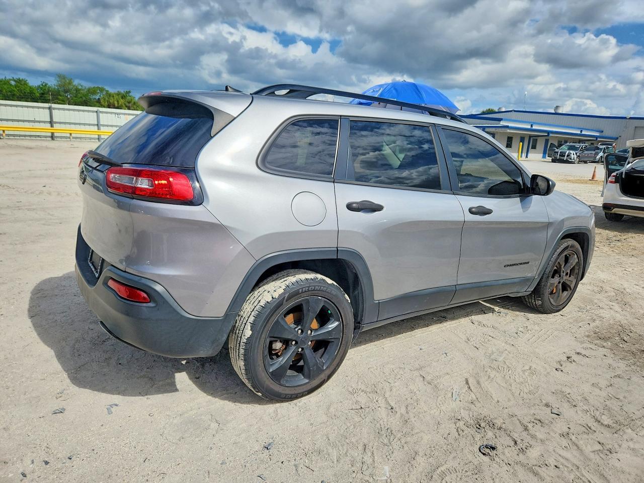 2022 JEEP CHEROKEE