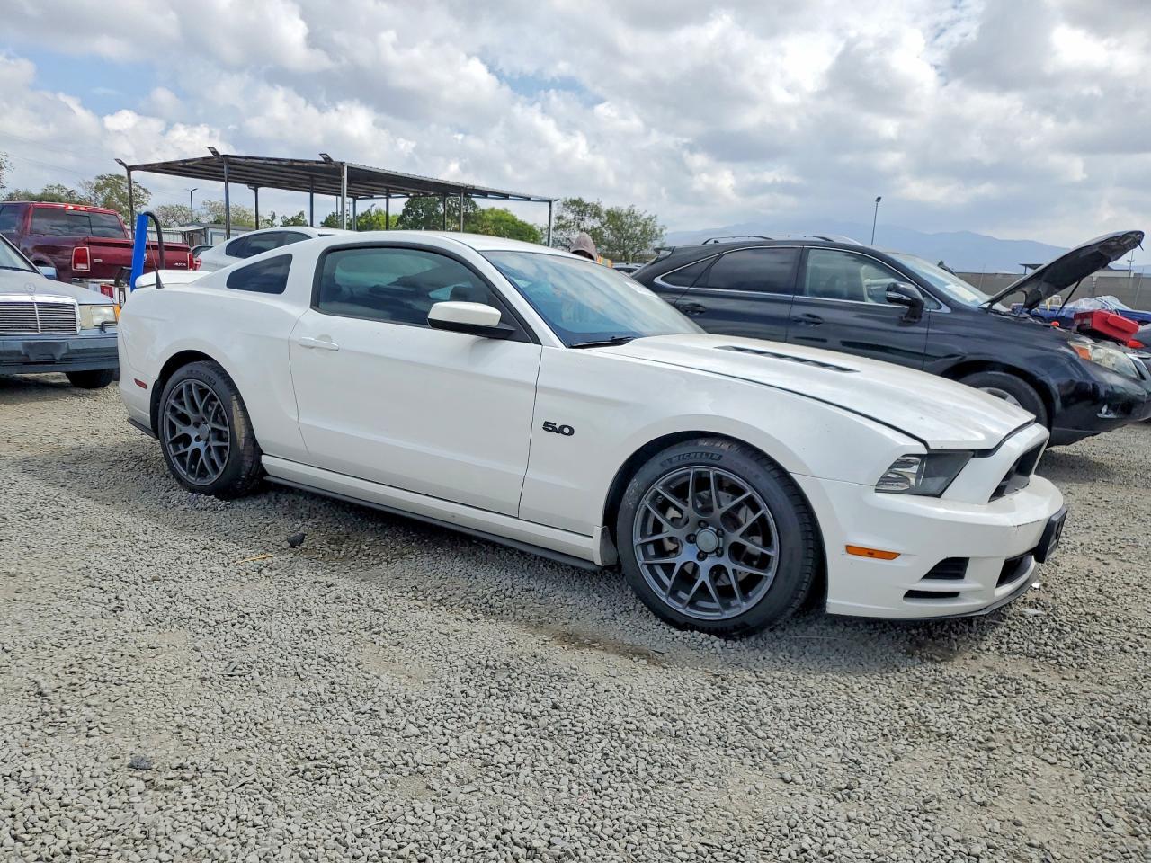 2013 FORD MUSTANG