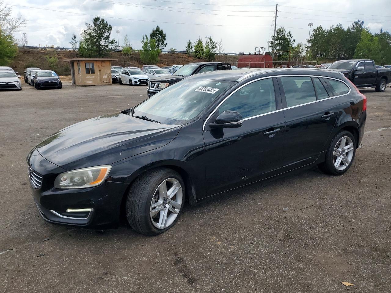 2015 VOLVO V60