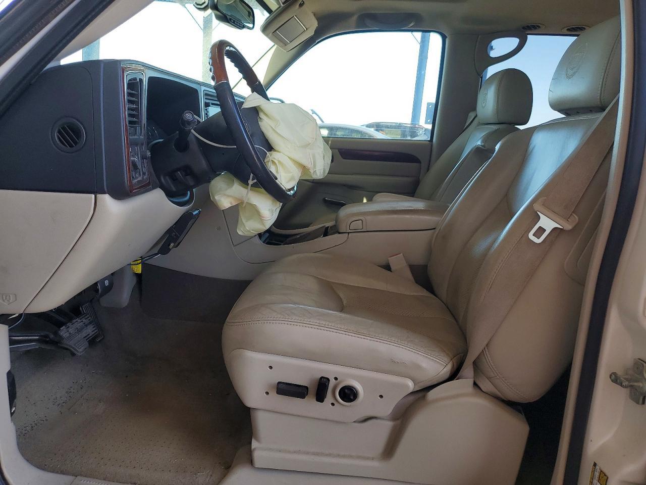 2005 CADILLAC ESCALADE