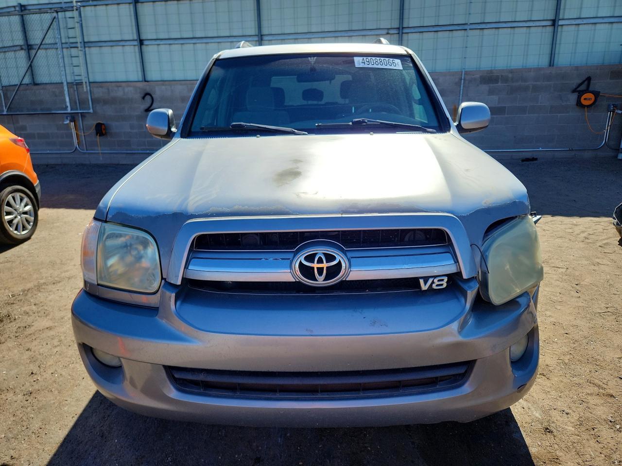 2005 TOYOTA Sequoia