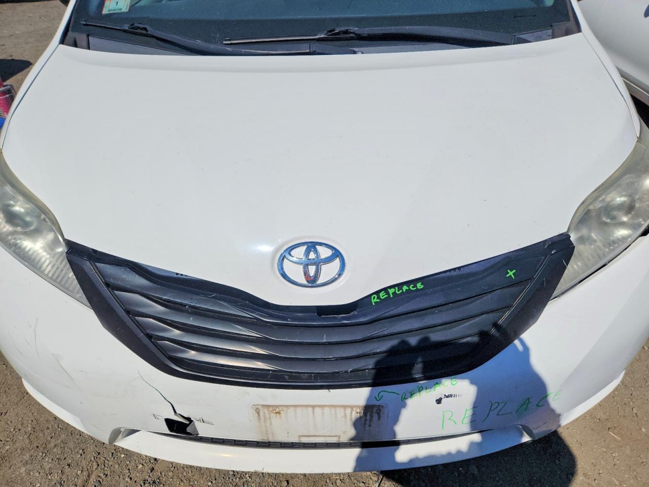 2017 TOYOTA SIENNA