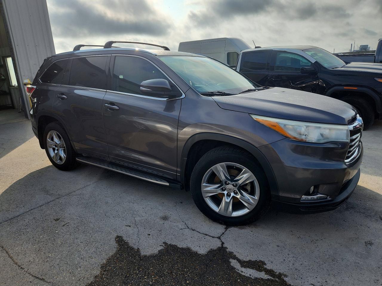 2015 TOYOTA HIGHLANDER