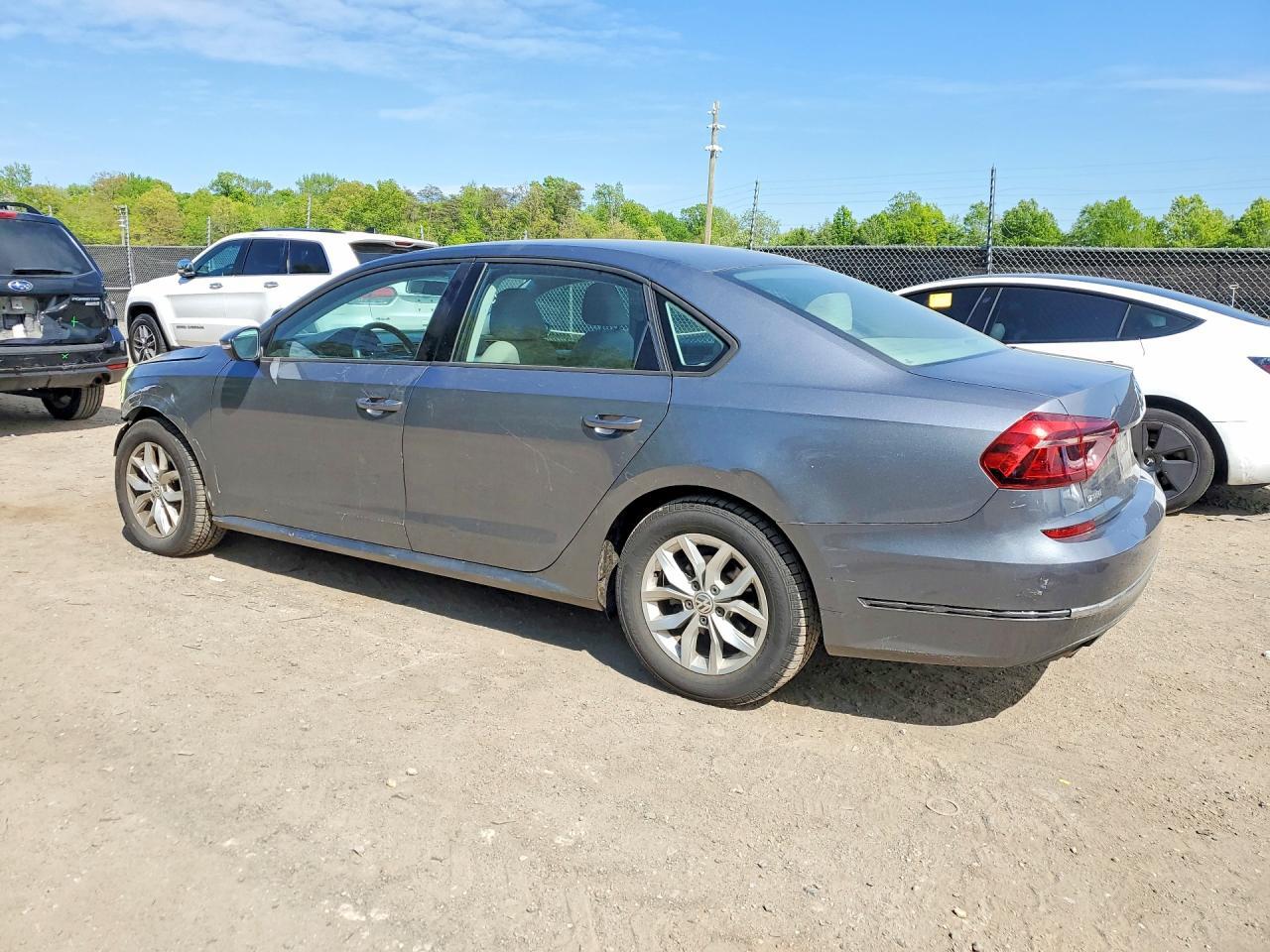 2018 VOLKSWAGEN Passat