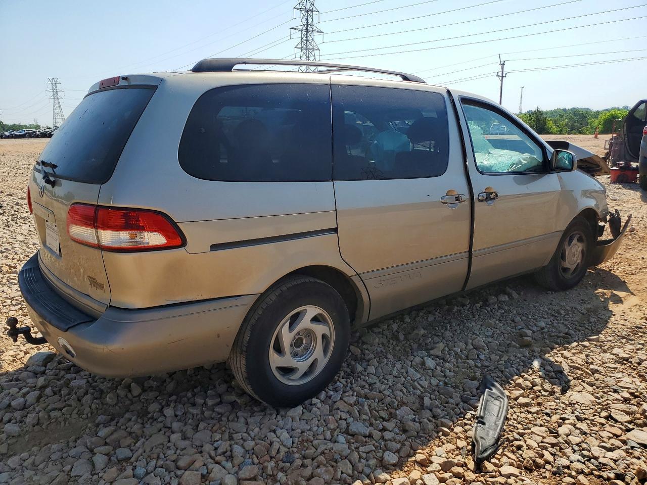 2002 TOYOTA SIENNA