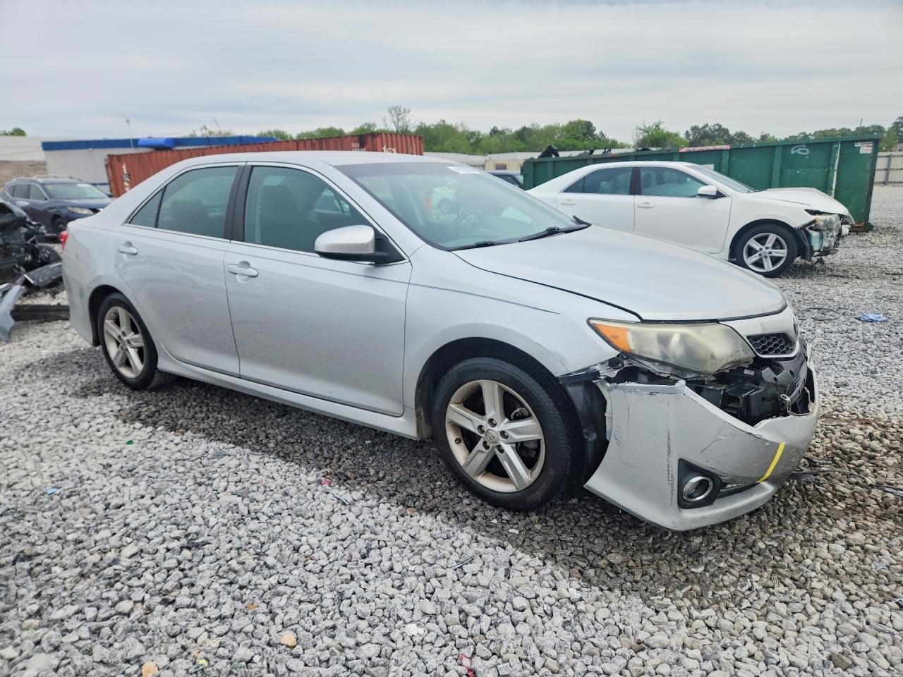 2014 TOYOTA CAMRY
