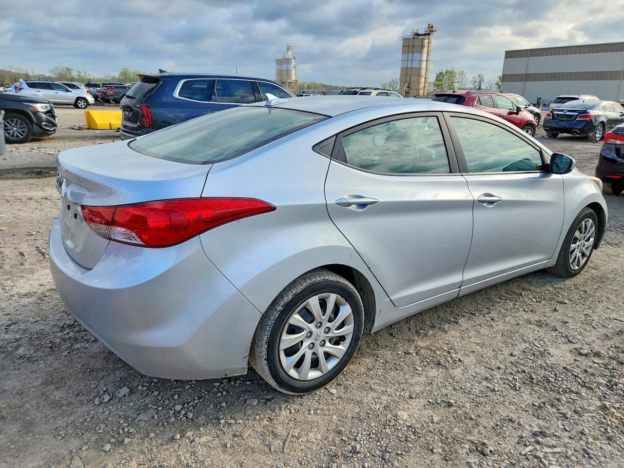 2012 HYUNDAI ELANTRA