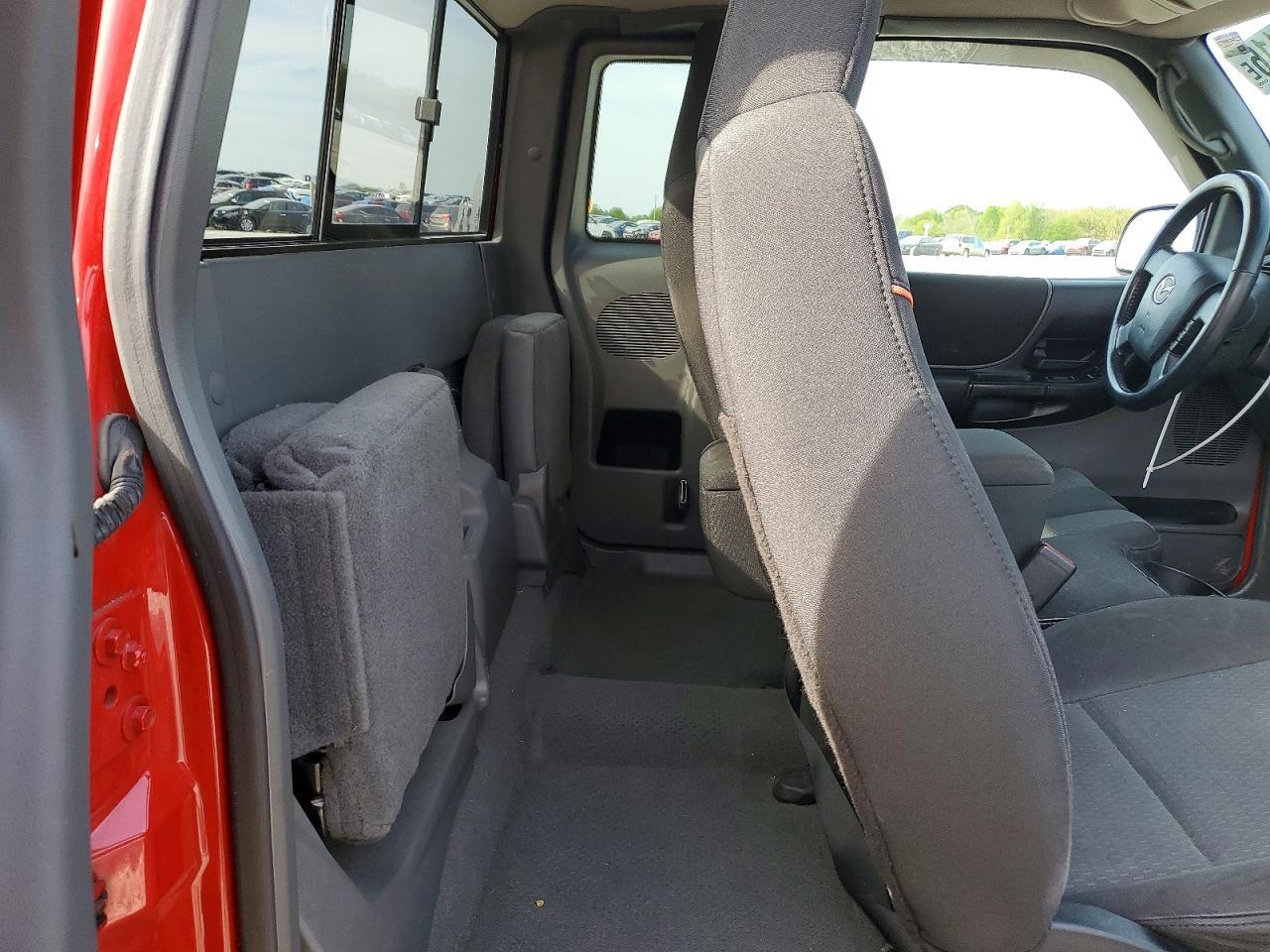 2004 MAZDA B4000