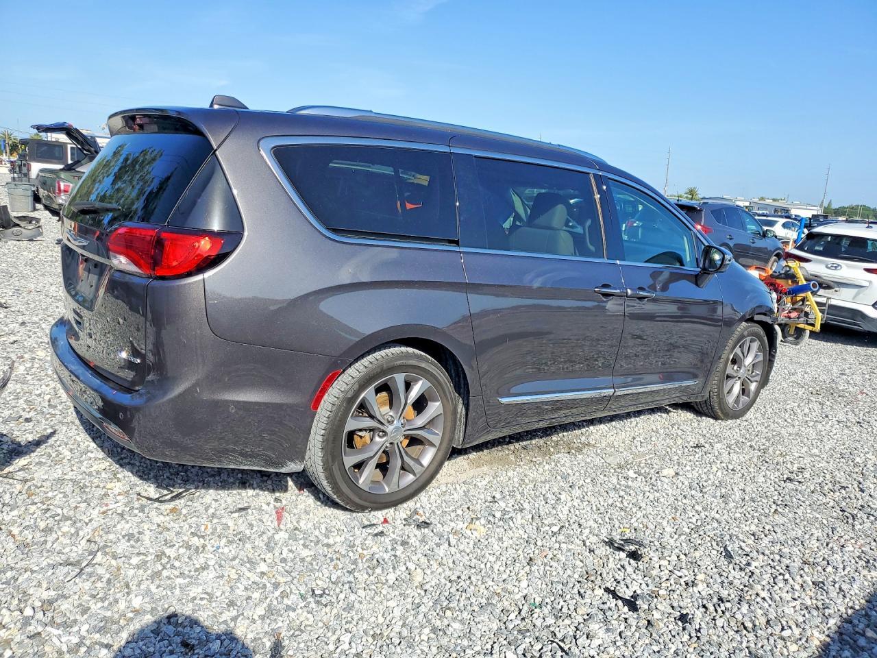 2020 CHRYSLER Pacifica