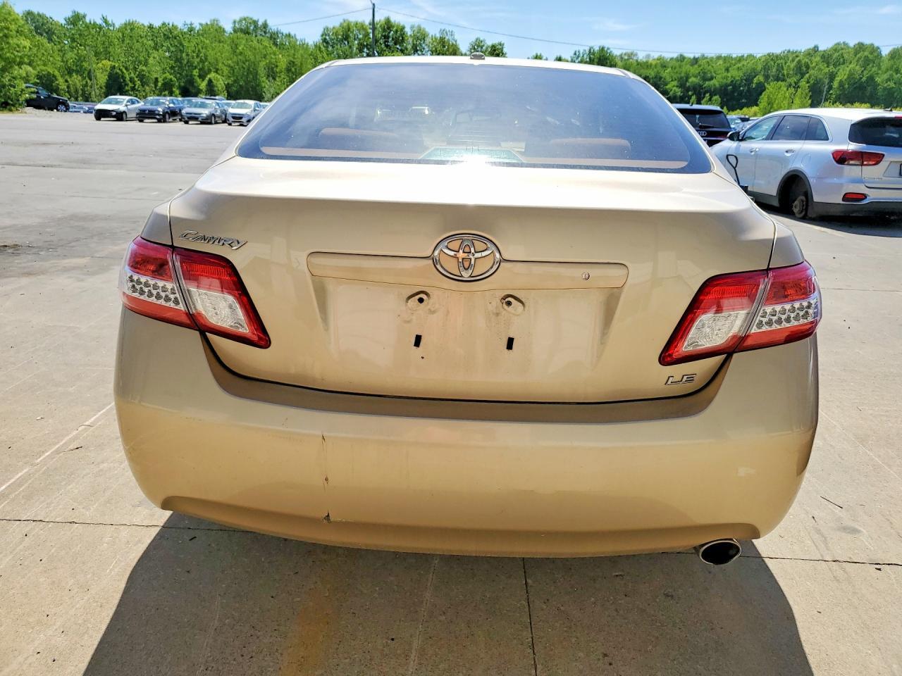 2010 TOYOTA CAMRY