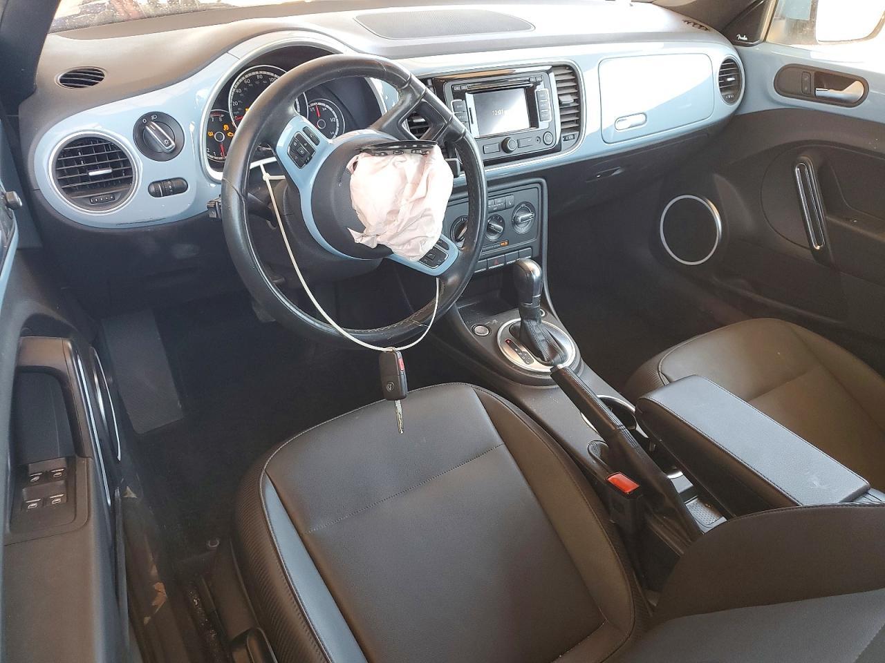 2015 VOLKSWAGEN Beetle