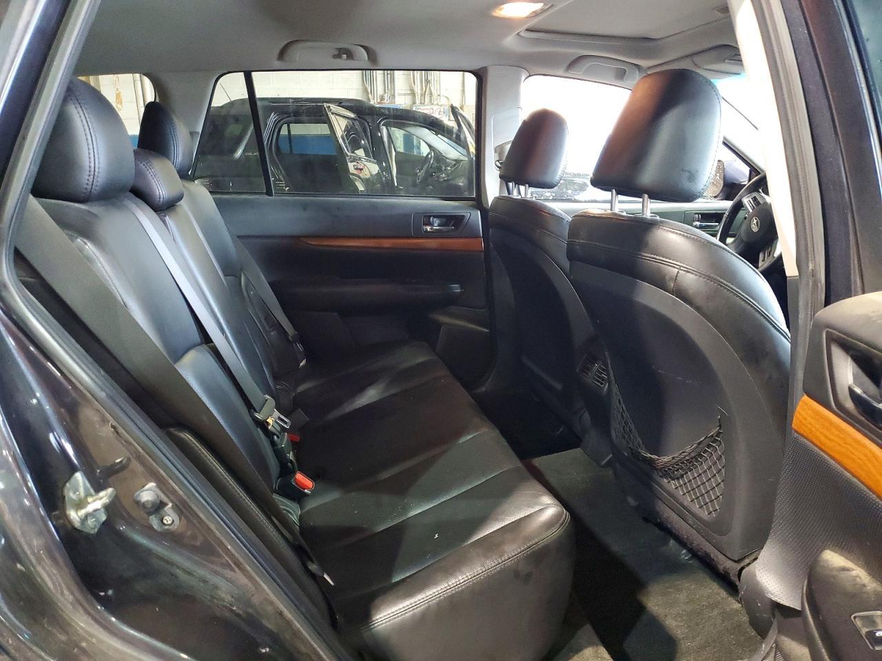 2013 SUBARU Outback