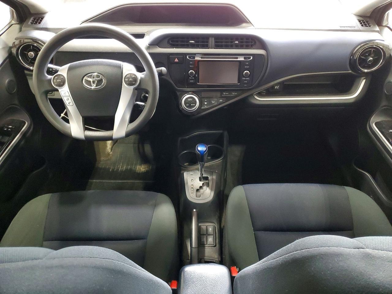 2015 TOYOTA Prius c