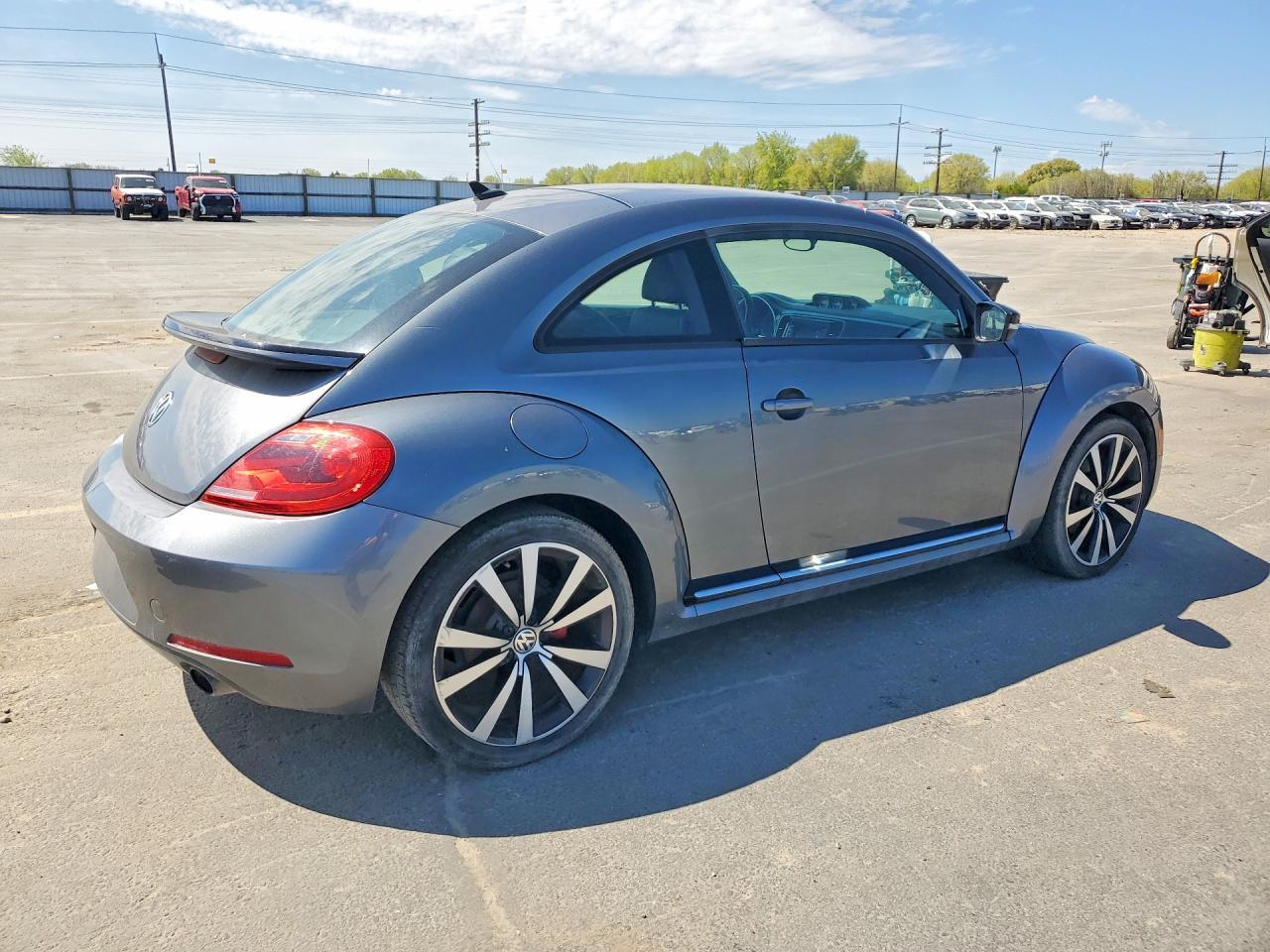 2012 VOLKSWAGEN Beetle