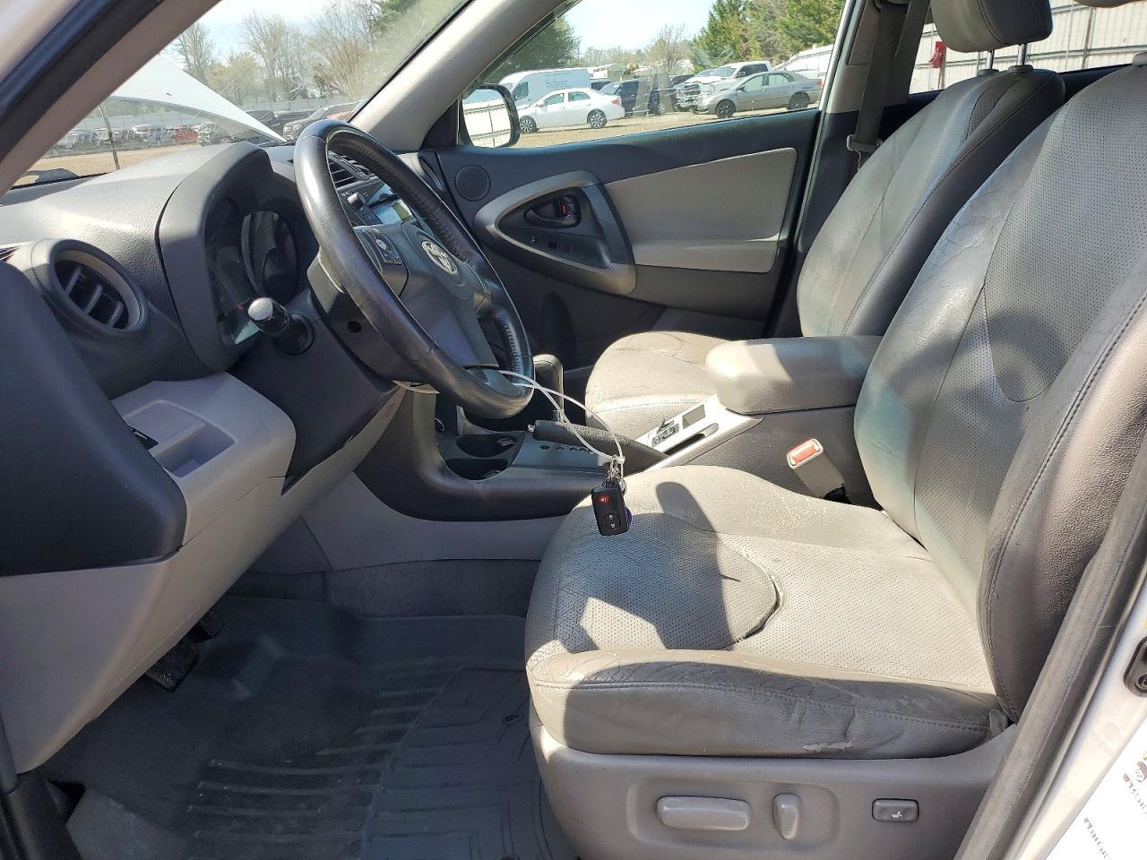 2011 TOYOTA RAV4