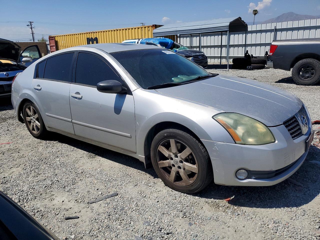 2004 NISSAN Maxima