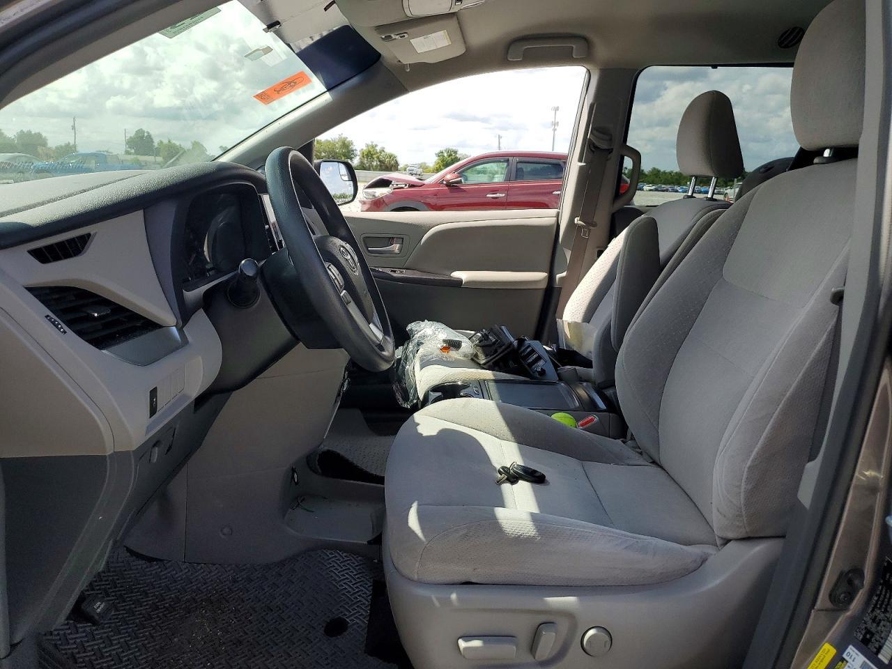 2016 TOYOTA SIENNA