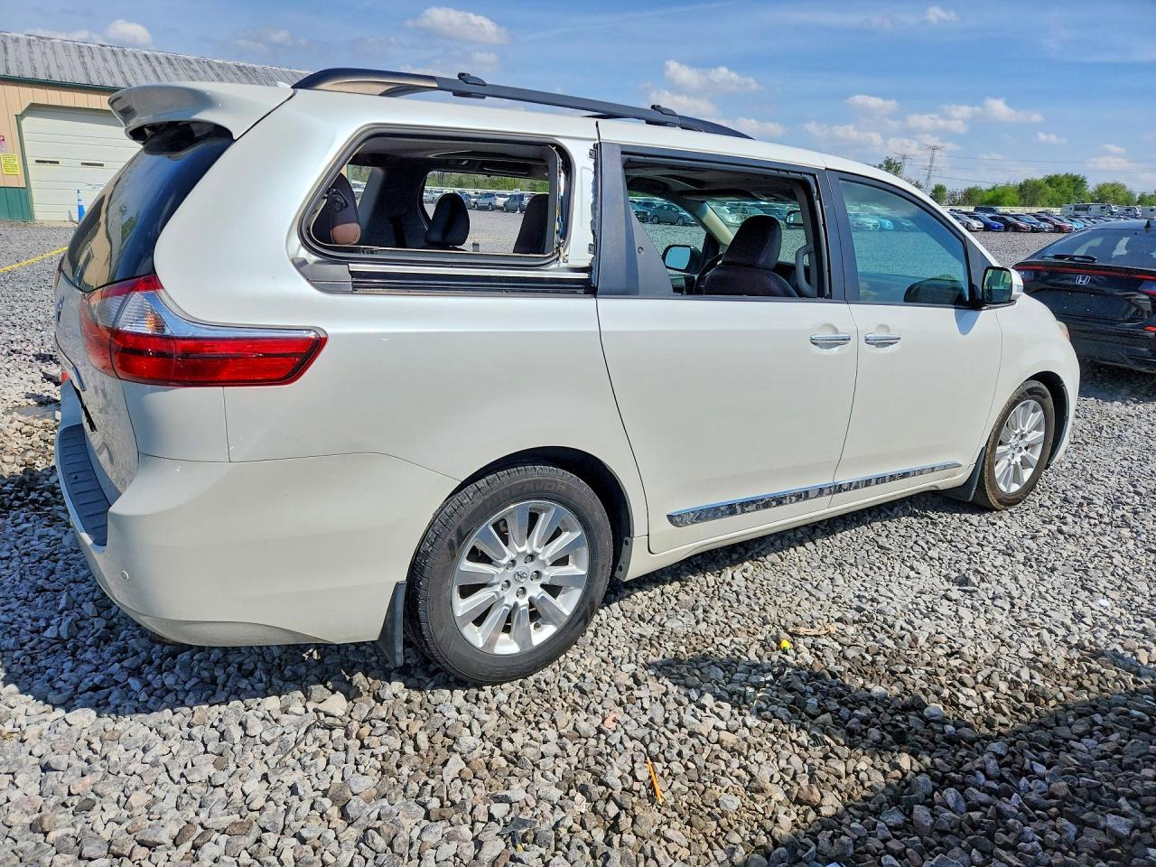2015 TOYOTA SIENNA