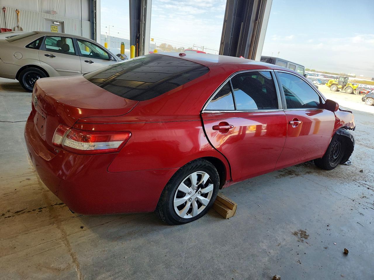 2011 TOYOTA CAMRY