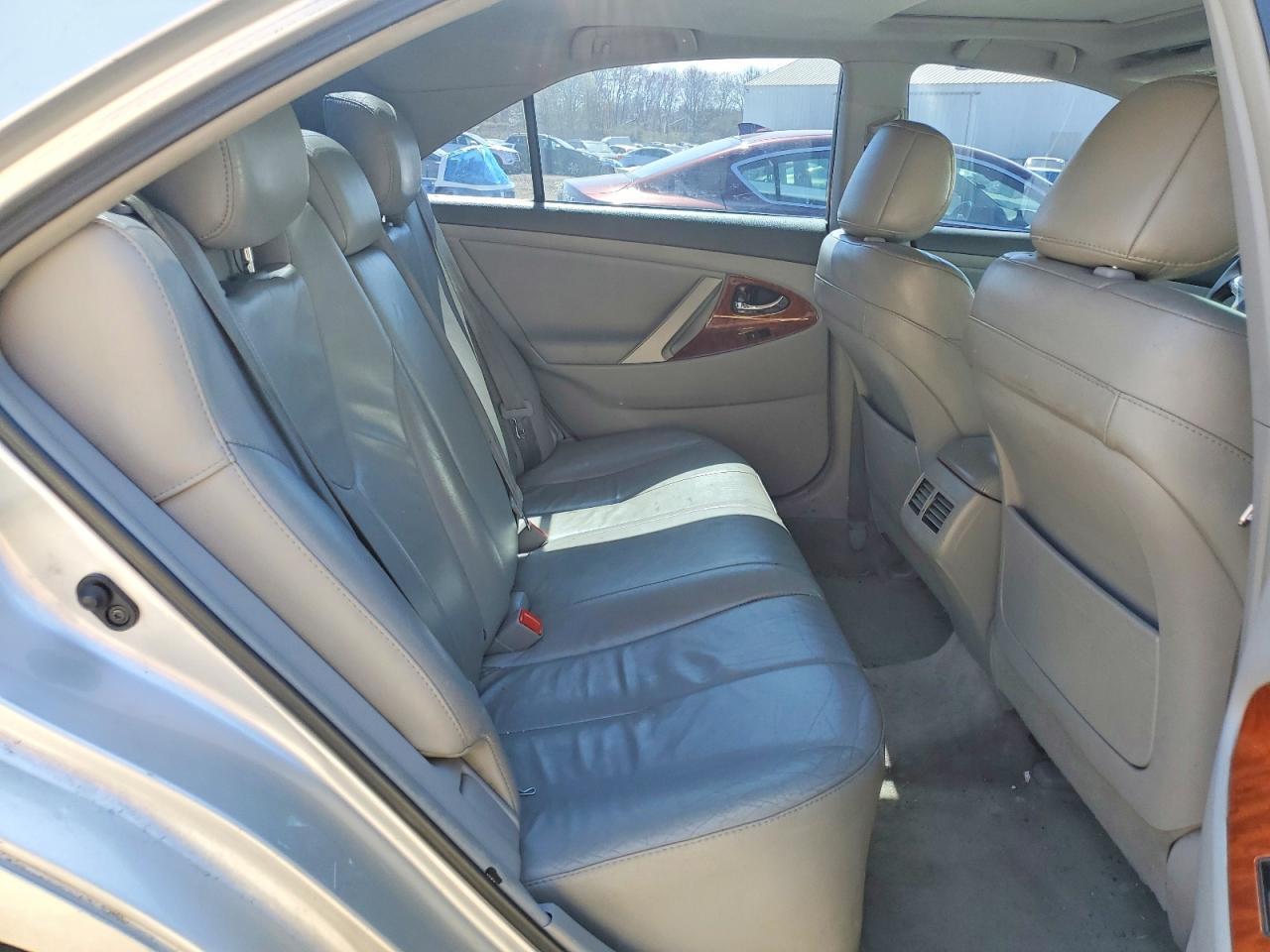 2011 TOYOTA CAMRY